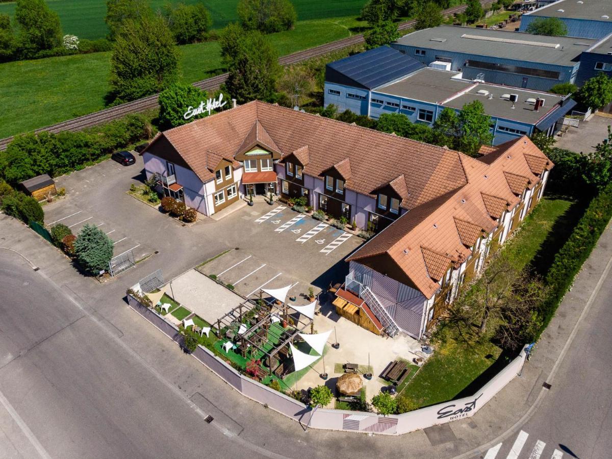 East Hotel Энайм Экстерьер фото