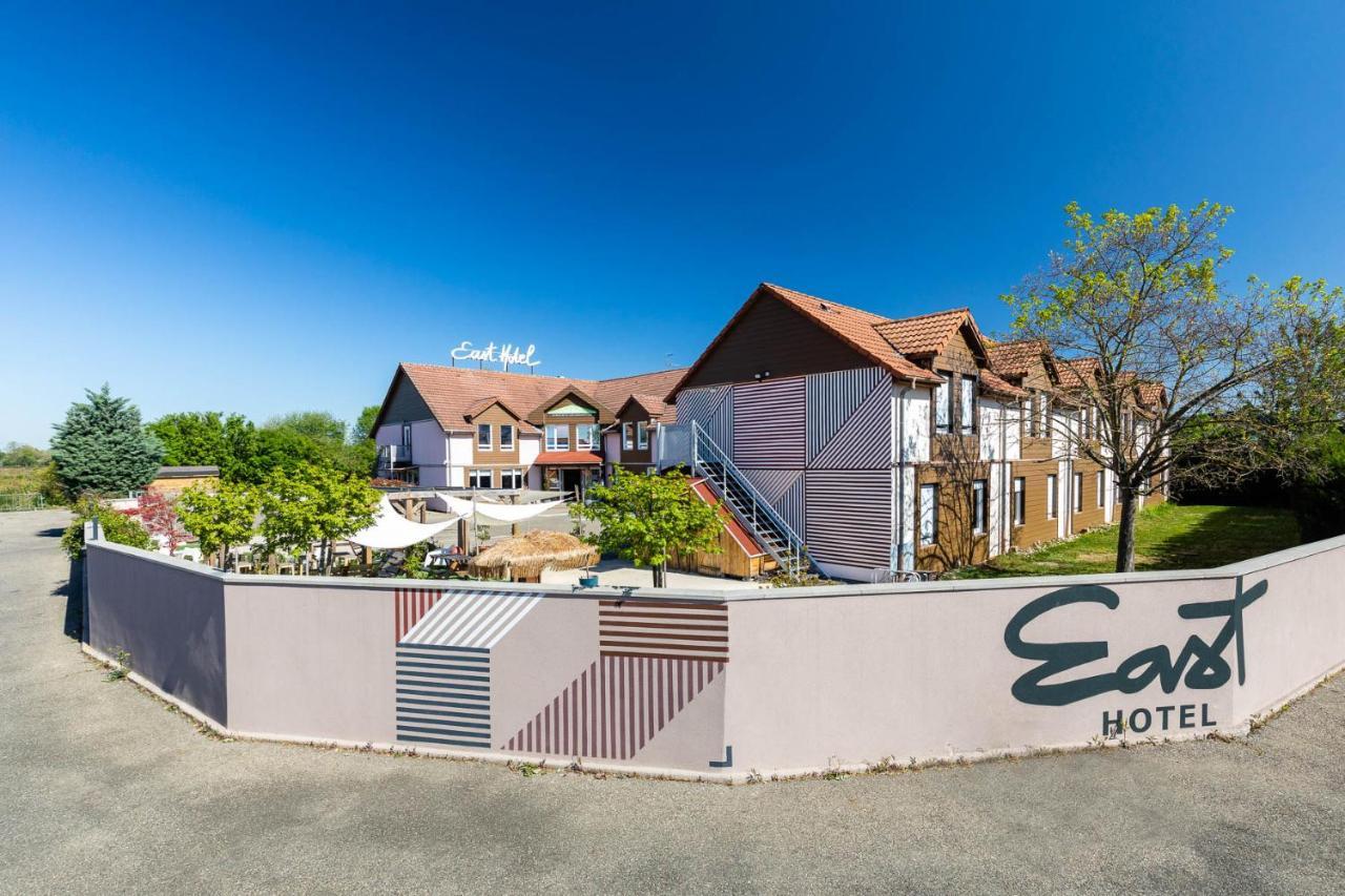 East Hotel Энайм Экстерьер фото